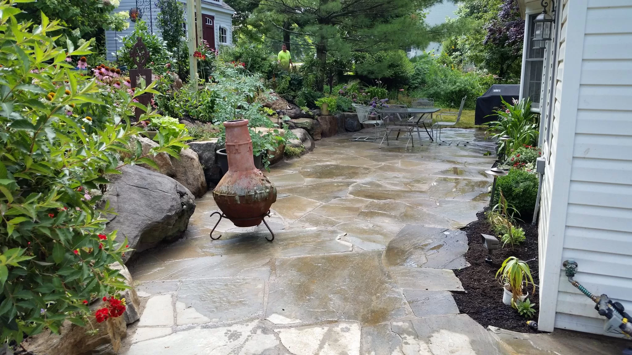 Flagstone Patio landscape beds with flagstone patio